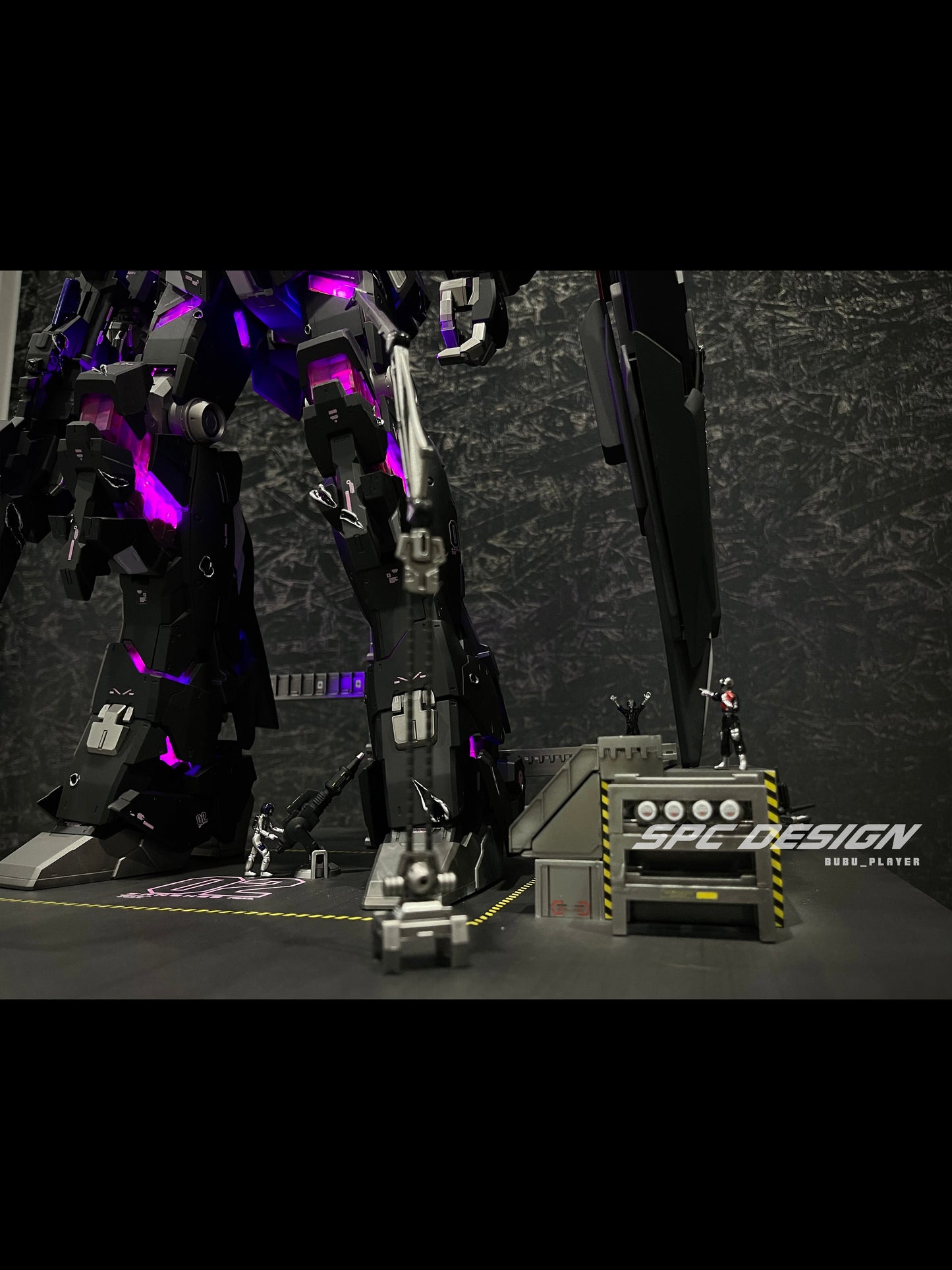 Unicorn Gundam 02 with platform standing one 1:48 mega