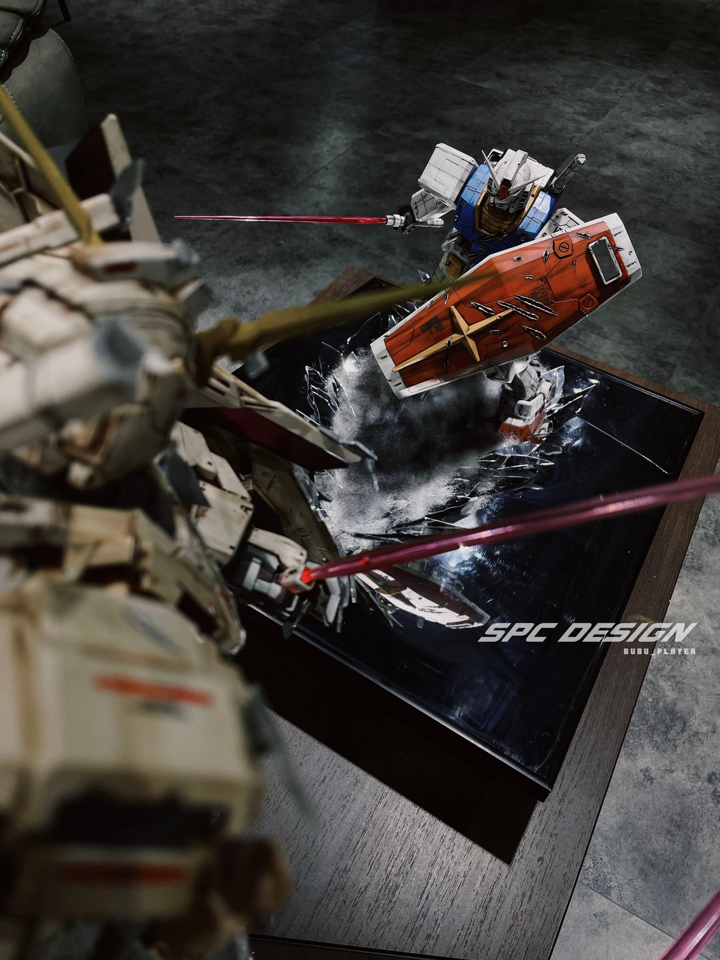 RX-78 Gundam with Broken Mirror or plat form