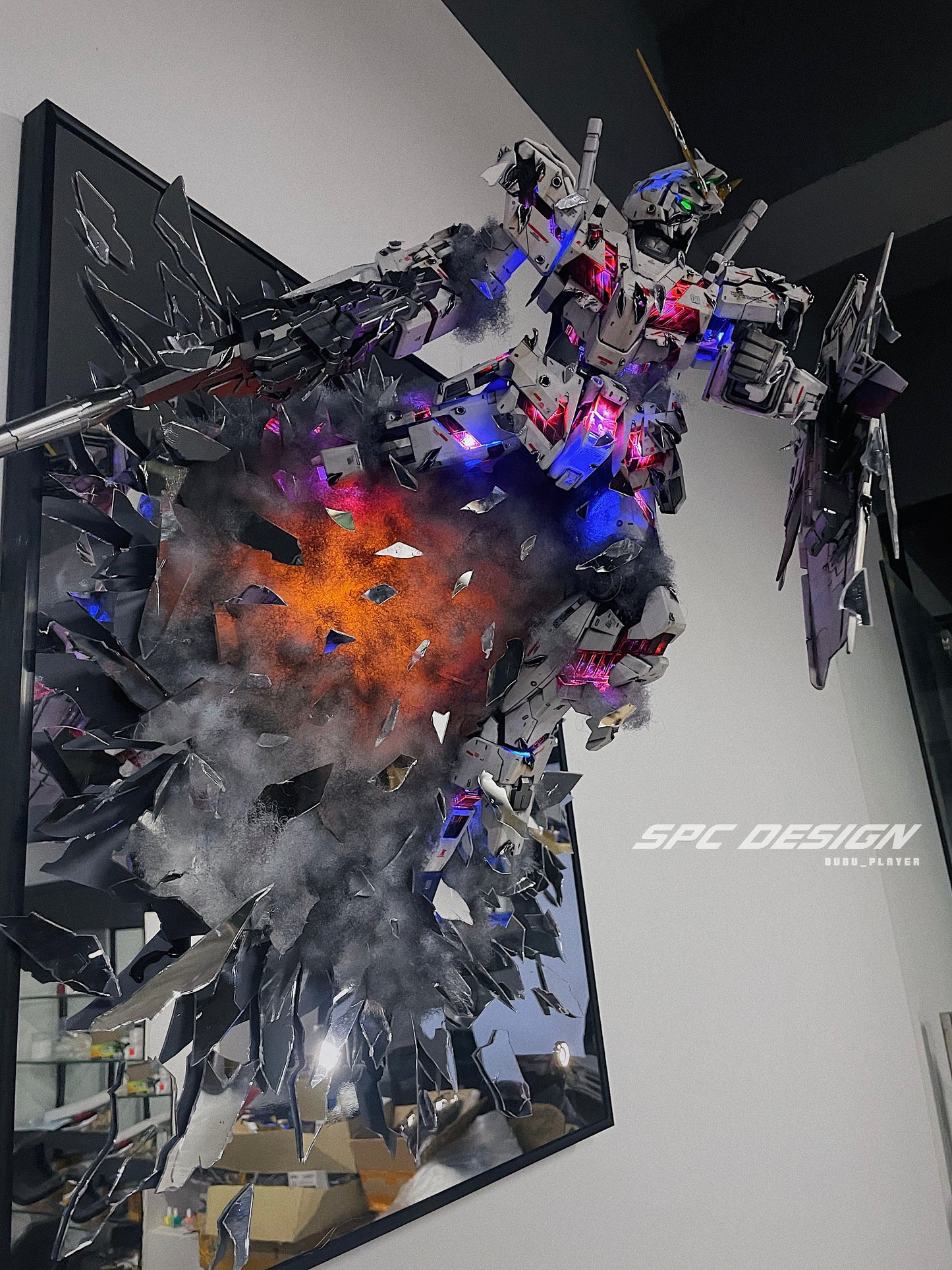 Fancy unicorn Gundam with broken mirror 1:48 mega