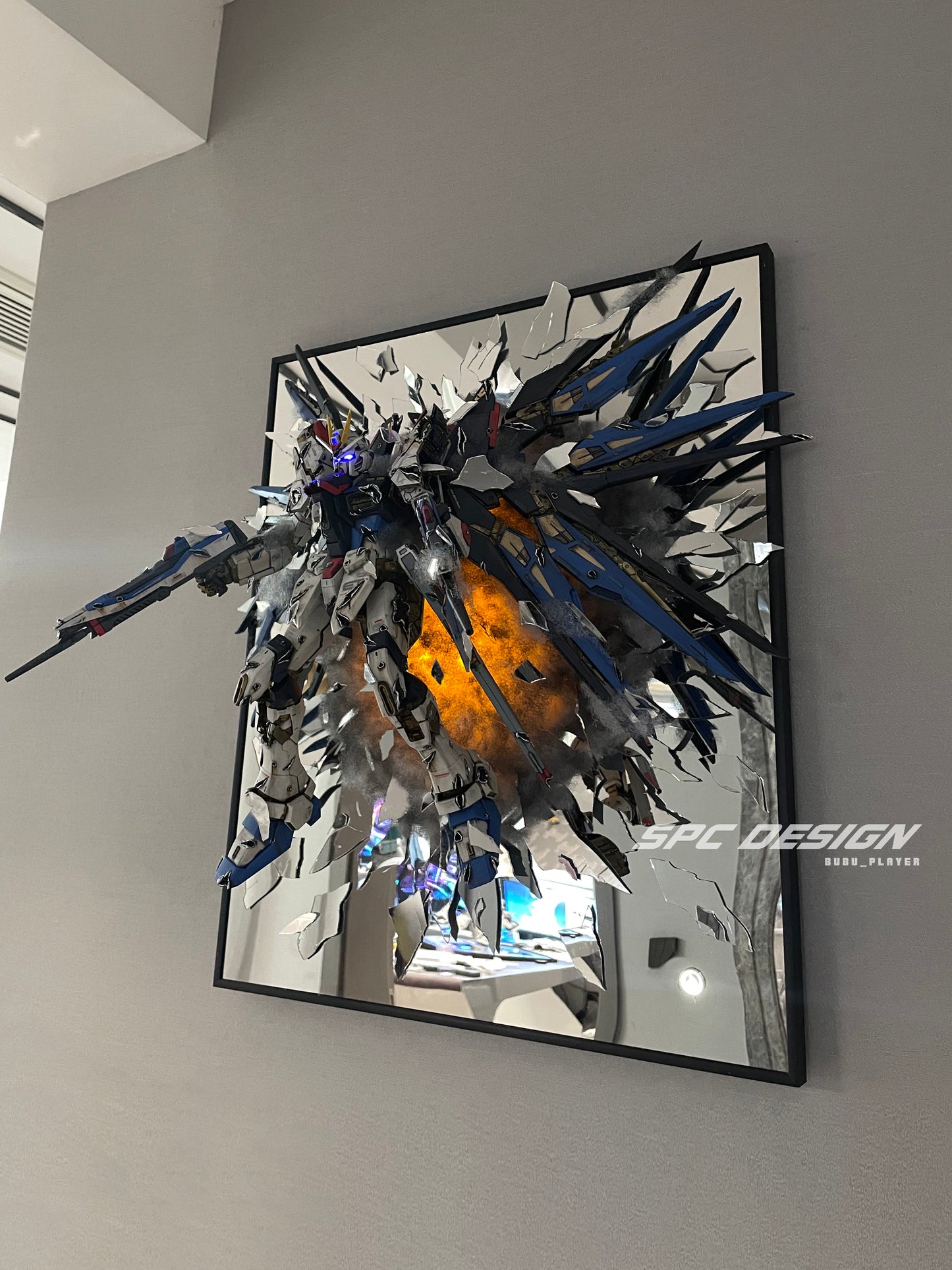 Strike Freedom Gundam with Broken Mirror 1:60 PG