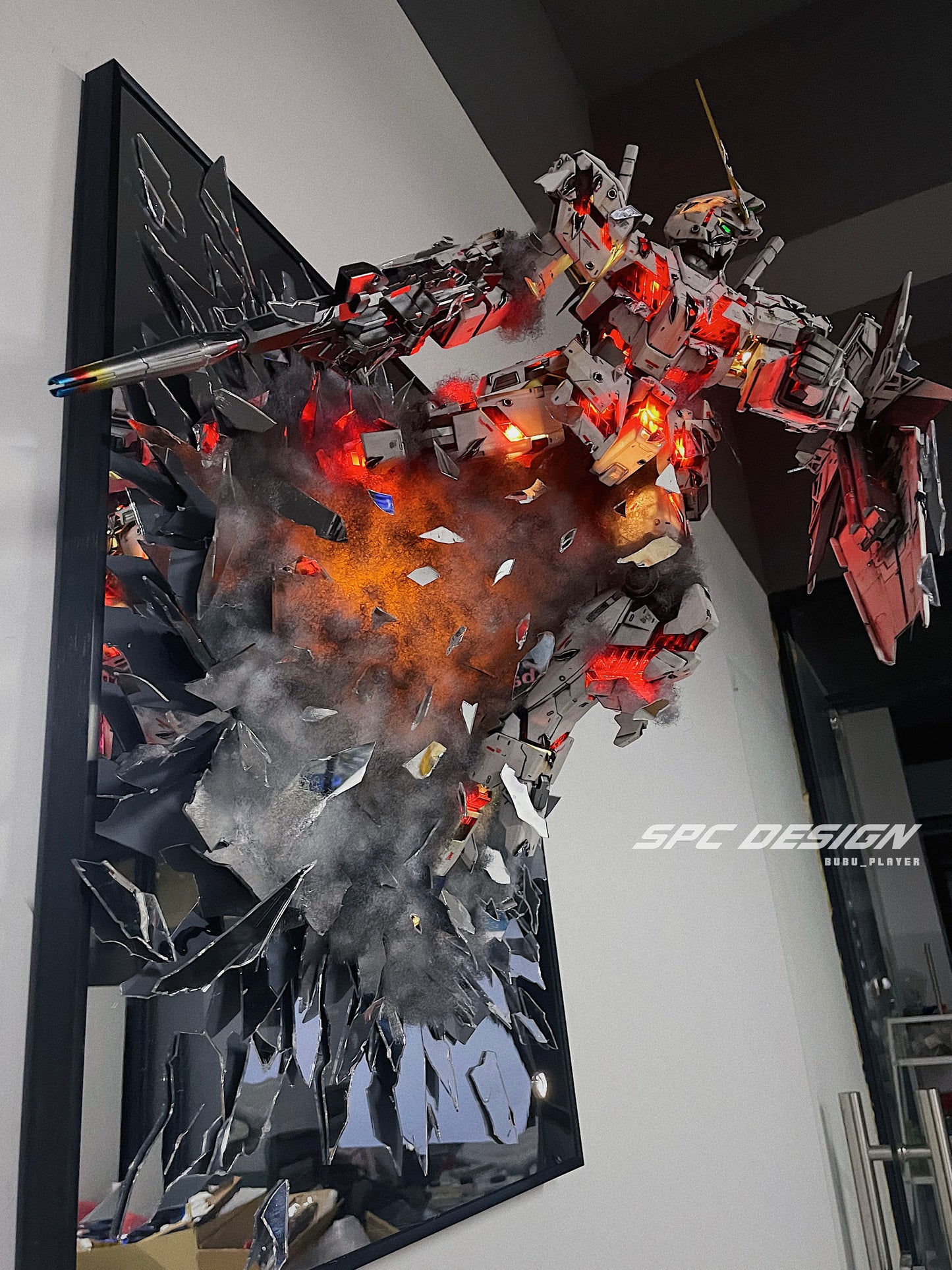 Fancy unicorn Gundam with broken mirror 1:48 mega