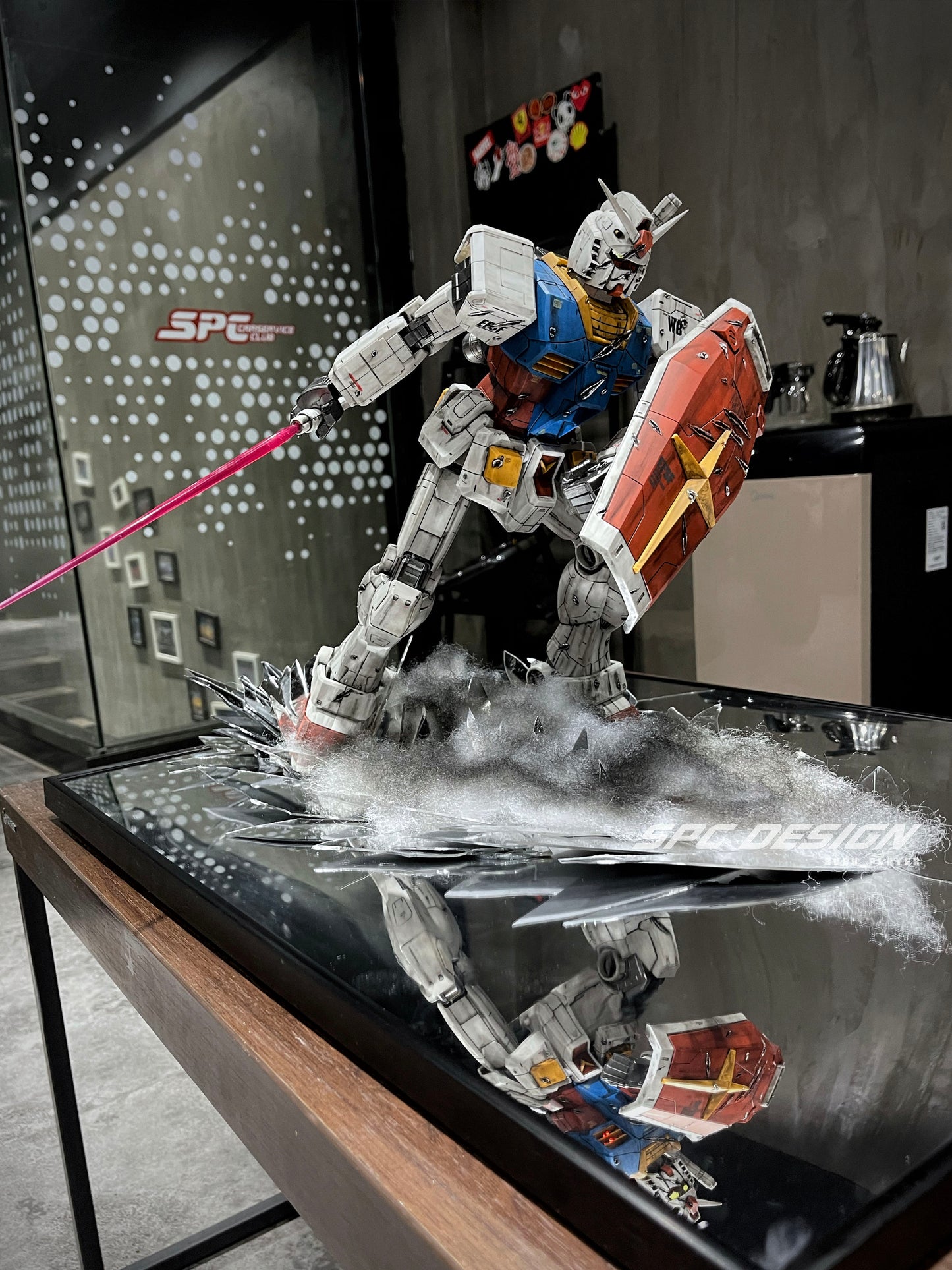 RX-78 Gundam with Broken Mirror or plat form