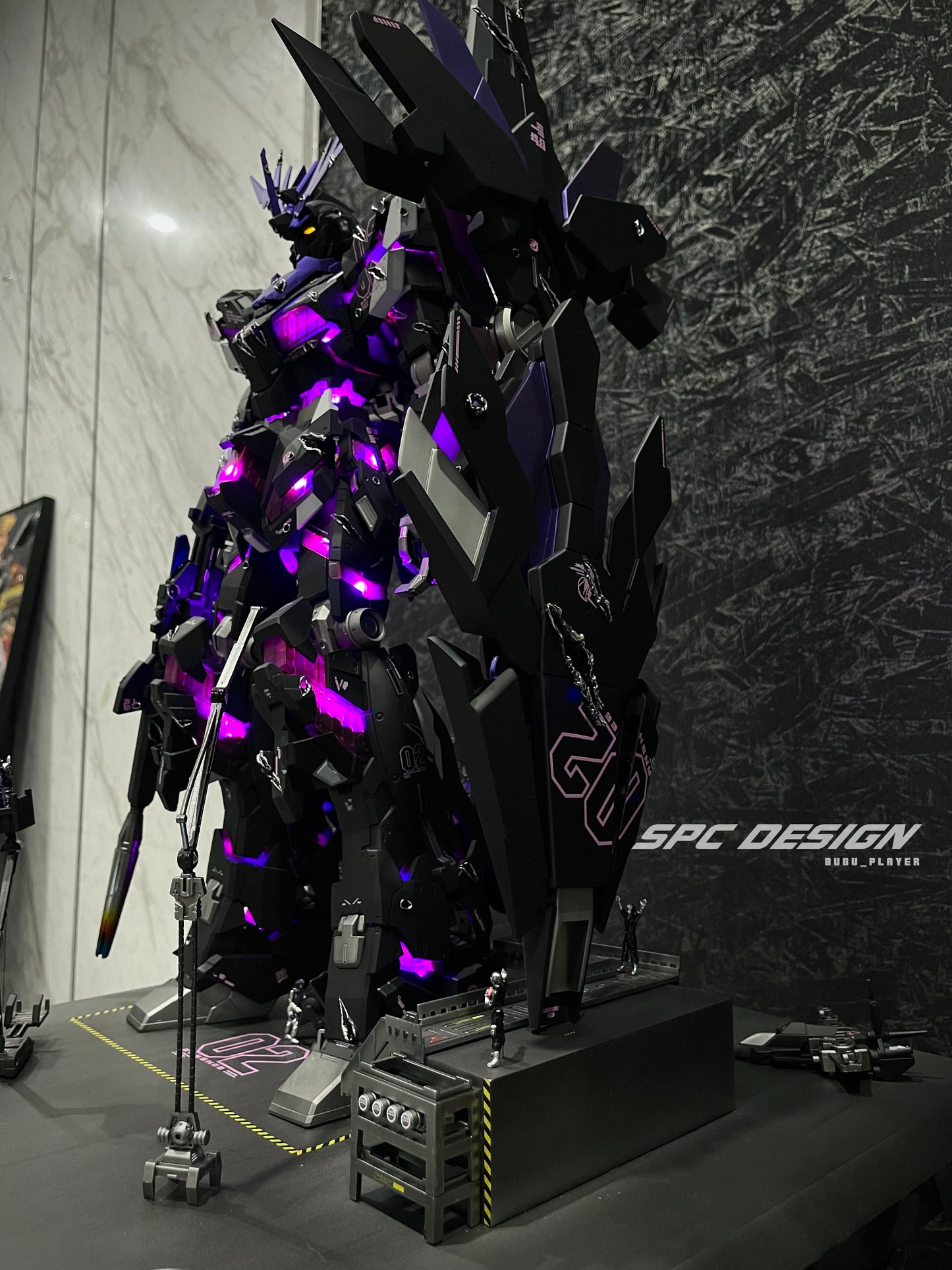 Unicorn Gundam 02 with platform standing one 1:48 mega