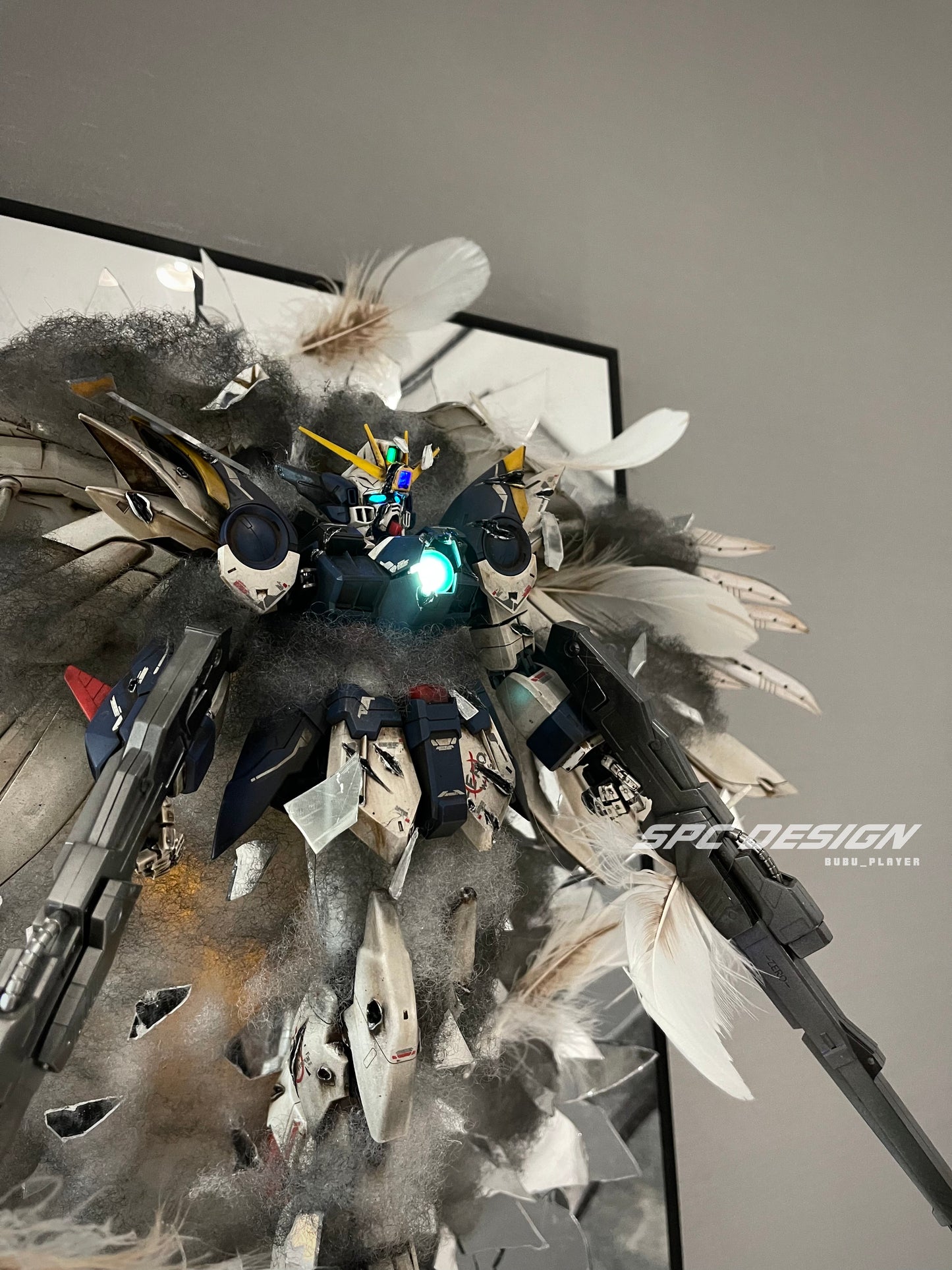 Wing Zero Gundam with broken mirror PG 1:60