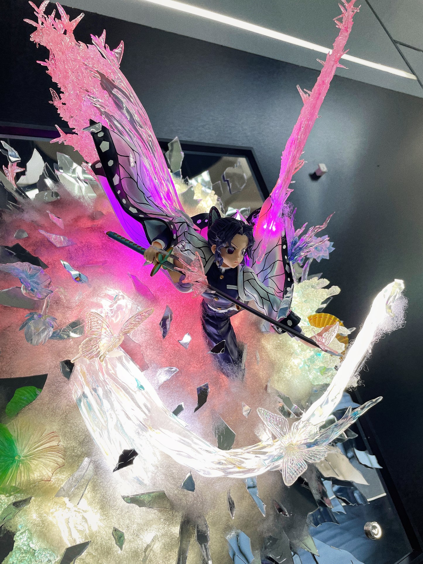 Demon slayer Shinobu kocho fly from broken mirror 50*60cm