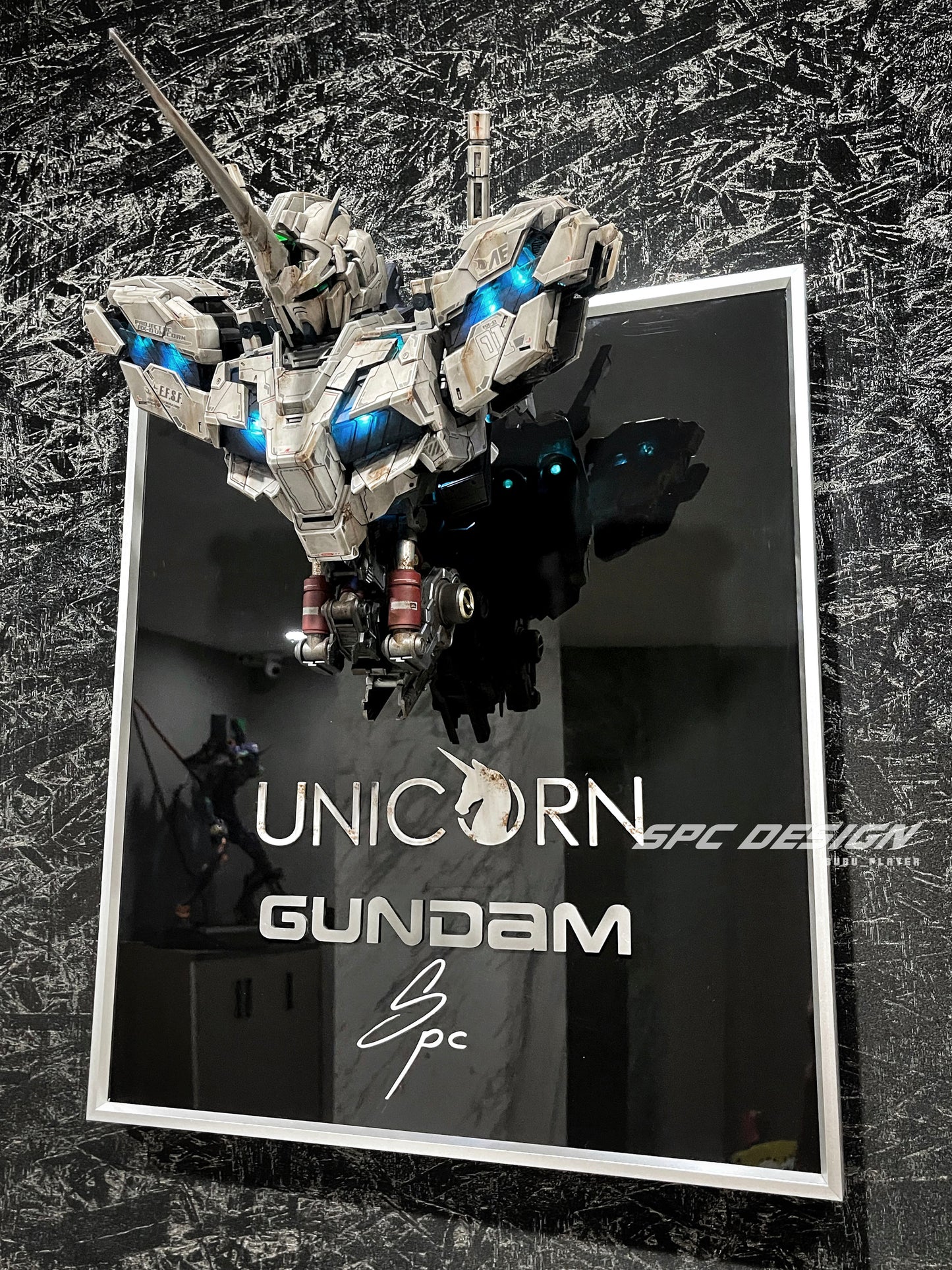 1:35 Unicorn Bust Gundam
